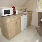 Csilla Apartment *