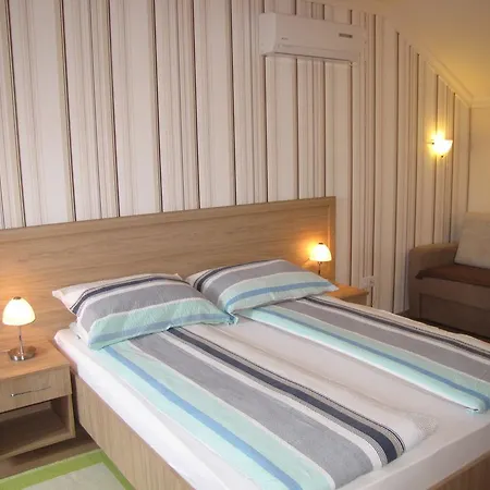 Apartment Csilla *