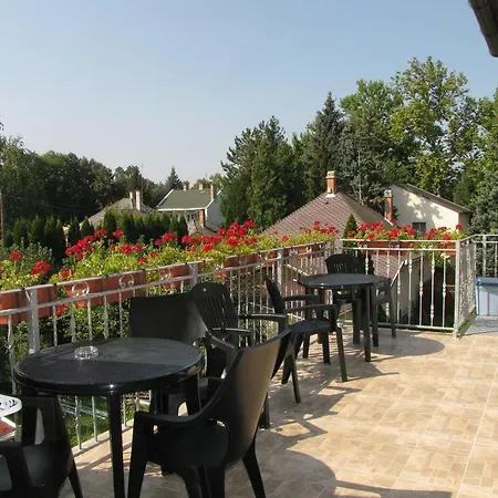 Csilla Apartment *