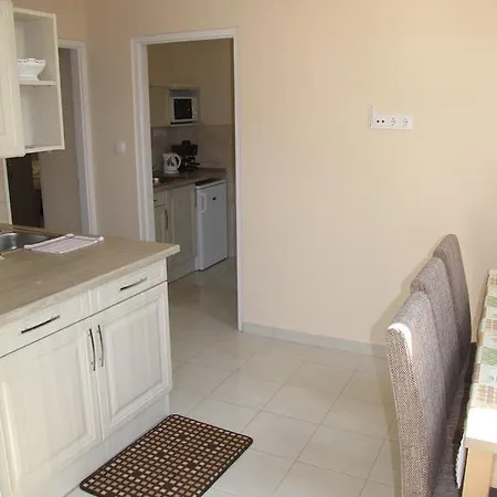 Csilla * Хайдусобосло