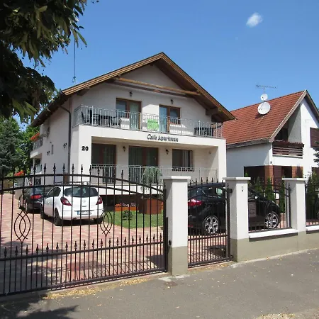 Csilla Apartment *